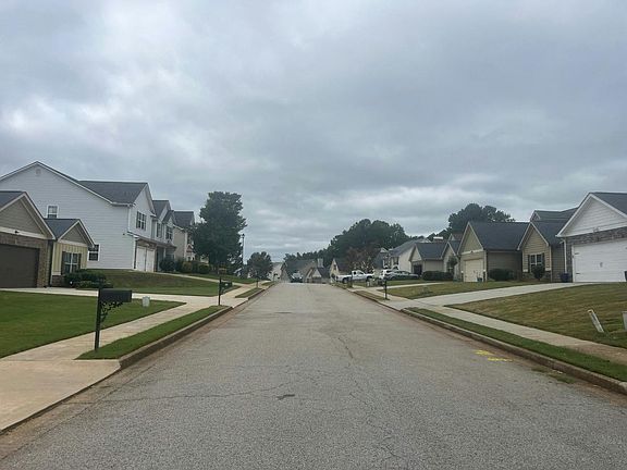 5th image of 221 Summergate Ln
