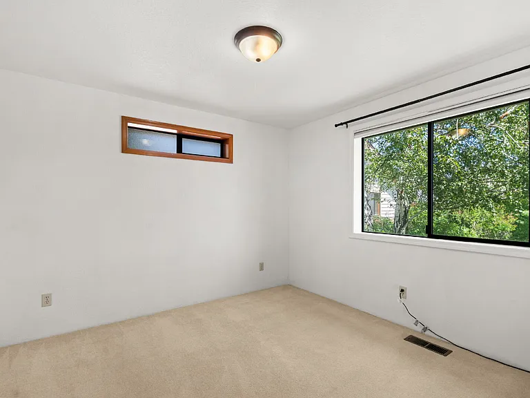 2890 Wedgewood Ln — Photo 21