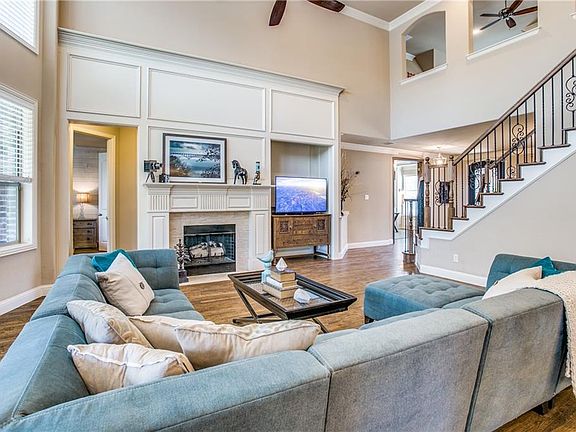 5th image of 15048 Dublin Ln