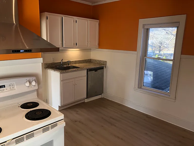 128 Pleasant St #4 — Photo 15