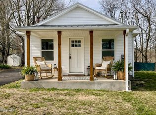 1607 Berry Rd, Knoxville, TN 37920