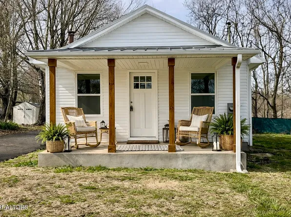 1607 Berry Rd, Knoxville, TN 37920