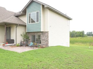 706 Brookview Ln SE, Isanti, MN 55040