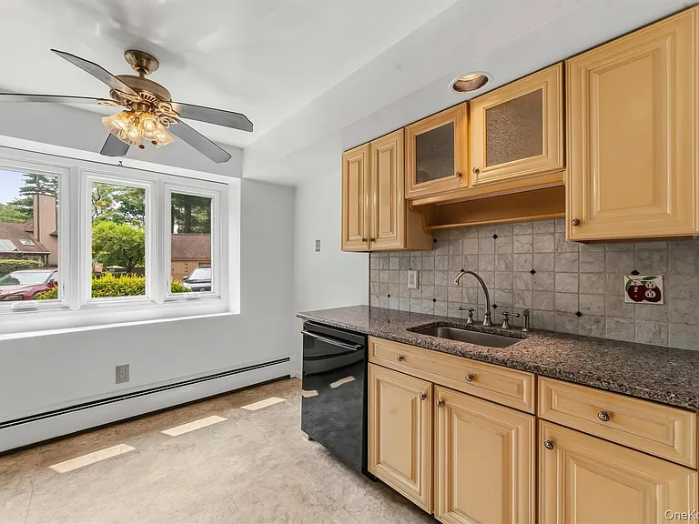 101 Eagle Bay Dr — Photo 11
