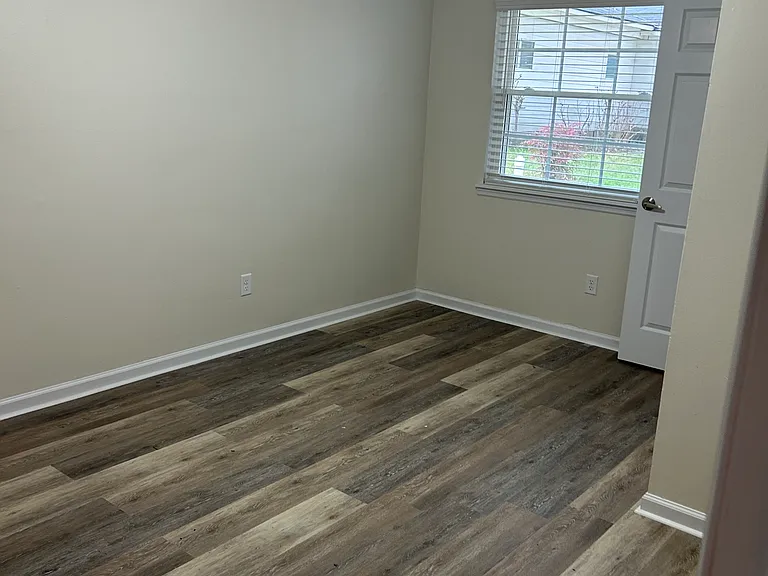 509 Park Ln — Photo 7