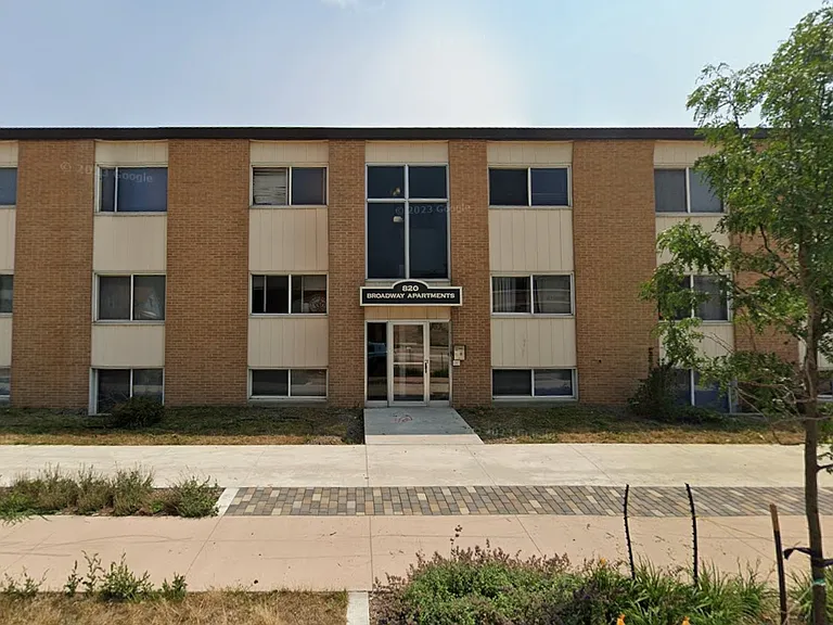 820 Broadway Ave N #206 — Photo 1