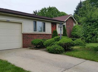 2047 Wolverhampton Rd, Powell, OH 43065