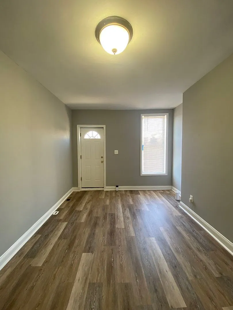 Baltimore - 2 Bedrooms and 1 baths Available! — Photo 2