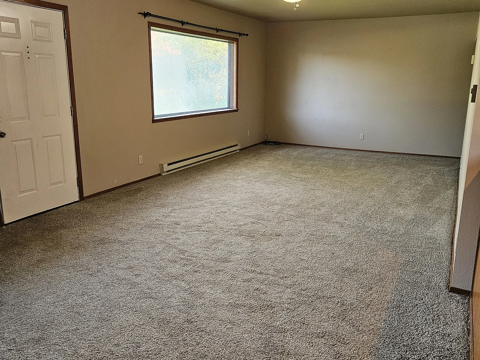 2 bed, 1200 sqft, $1,800 — Photo 4