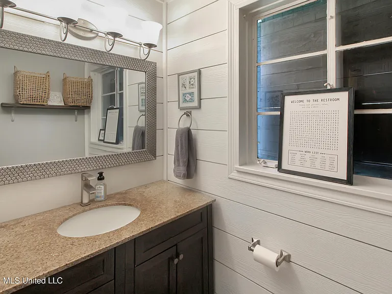 1849 Parkridge Dr — Photo 20
