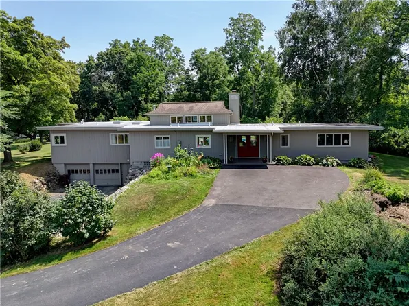 4809 Clover St, Honeoye Falls, NY 14472