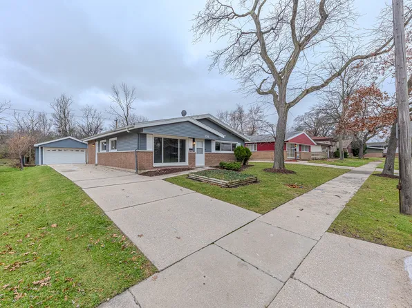 135 Hay St, Park Forest, IL 60466