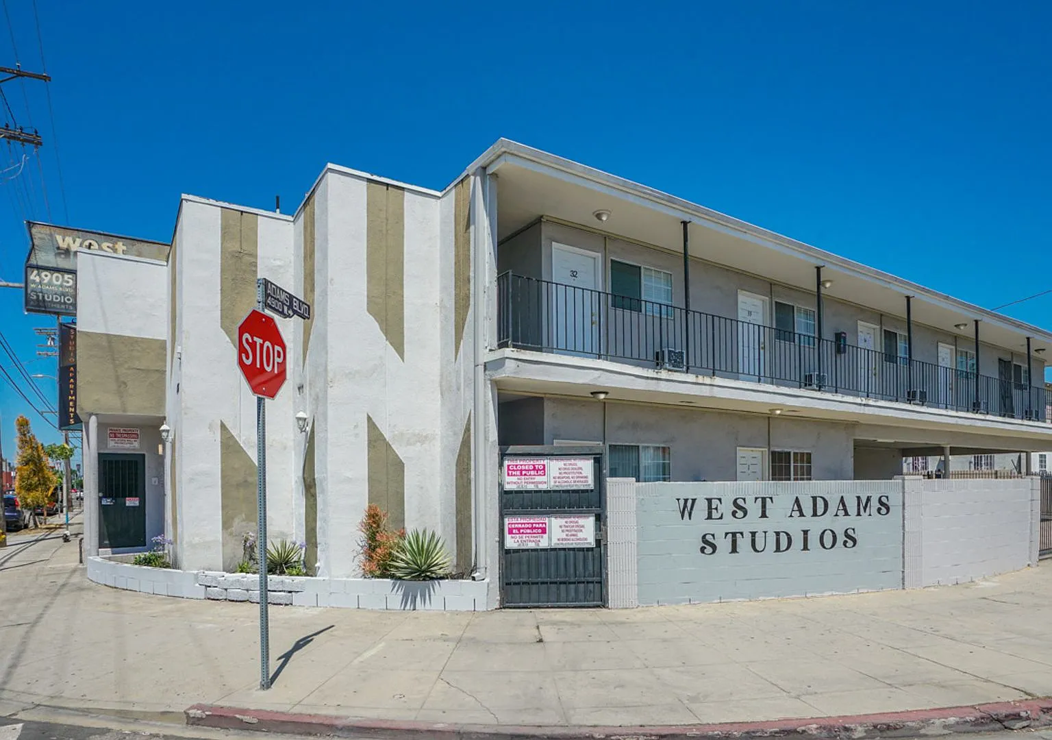 West Adams Studio Apartments — Photo 2