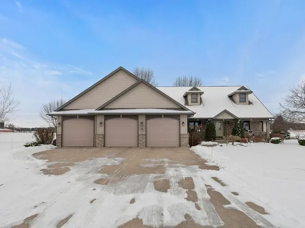 W3761 Lone Oak Dr, Appleton, WI 54913