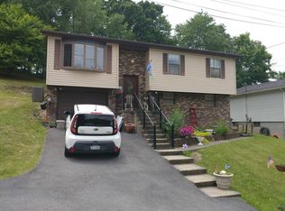 160 Hunter Ridge Rd, Mount Hope, WV 25880