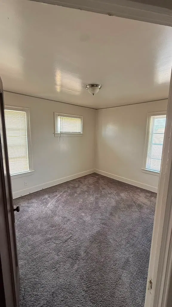 3 bed, 1125 sqft, $1,300 — Photo 2