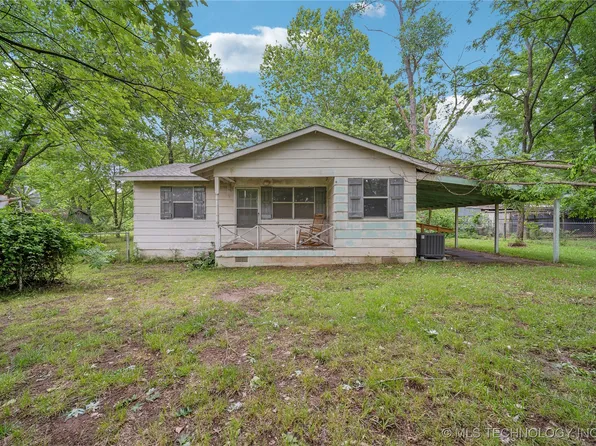 1704 N 230th Rd, Mounds, OK 74047