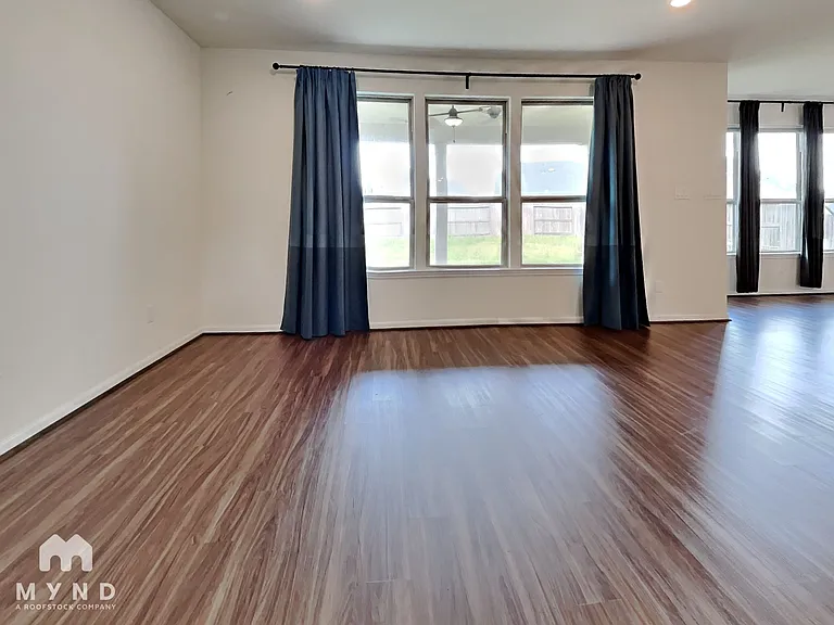 1706 Claire Creek Ct — Photo 5