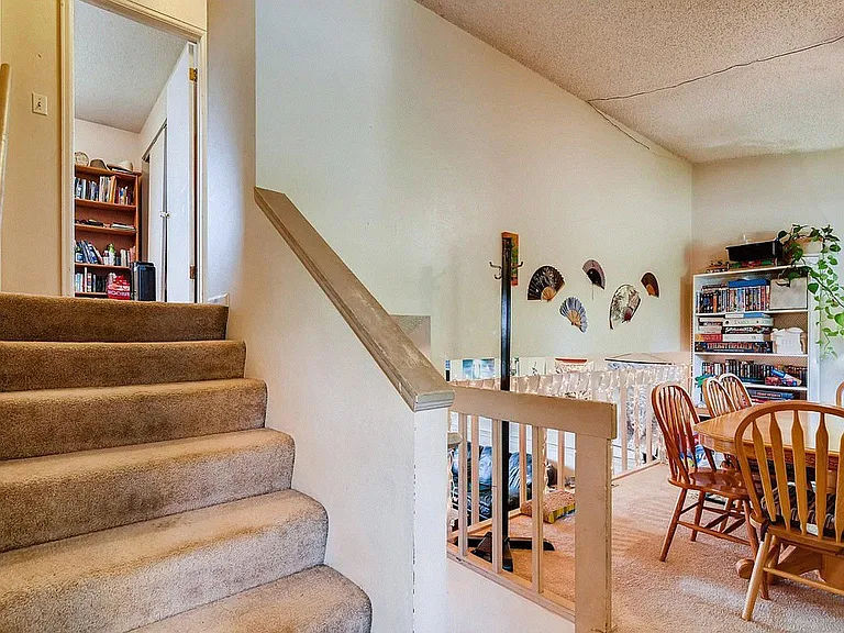 1432 Edgewood Ct — Photo 16