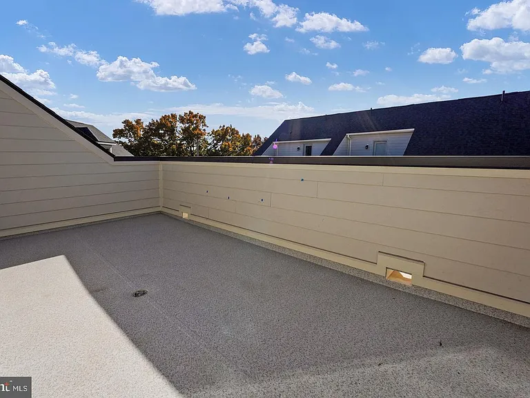 945 Sycamore Dr SE — Photo 31
