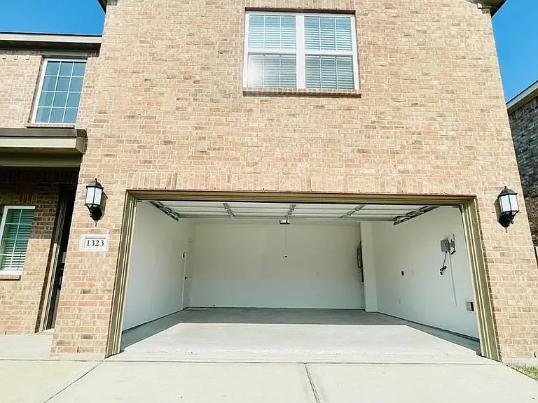 1323 Windermere Way — Photo 17