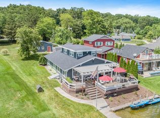 15758 Connelly Ave, Spring Lake, MI 49456