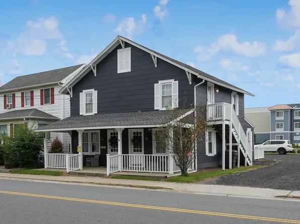 3899 Main St, Chincoteague, VA 23336