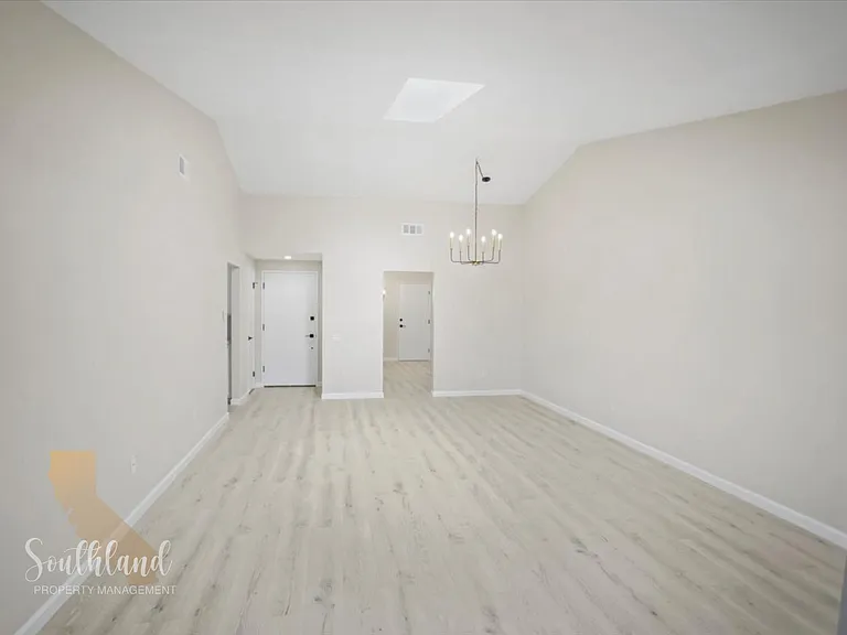 40002 Village 40 — Photo 5