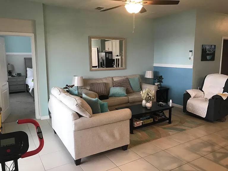 1530 Chelsea Manor Cir — Photo 3