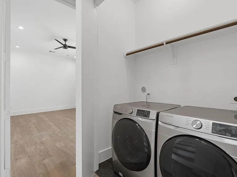 6010 Truro St #C — Photo 31