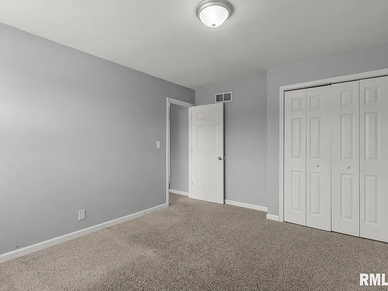 2020 W Glen Ave — Photo 15