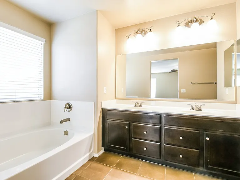 923 S Pheasant Dr — Photo 13