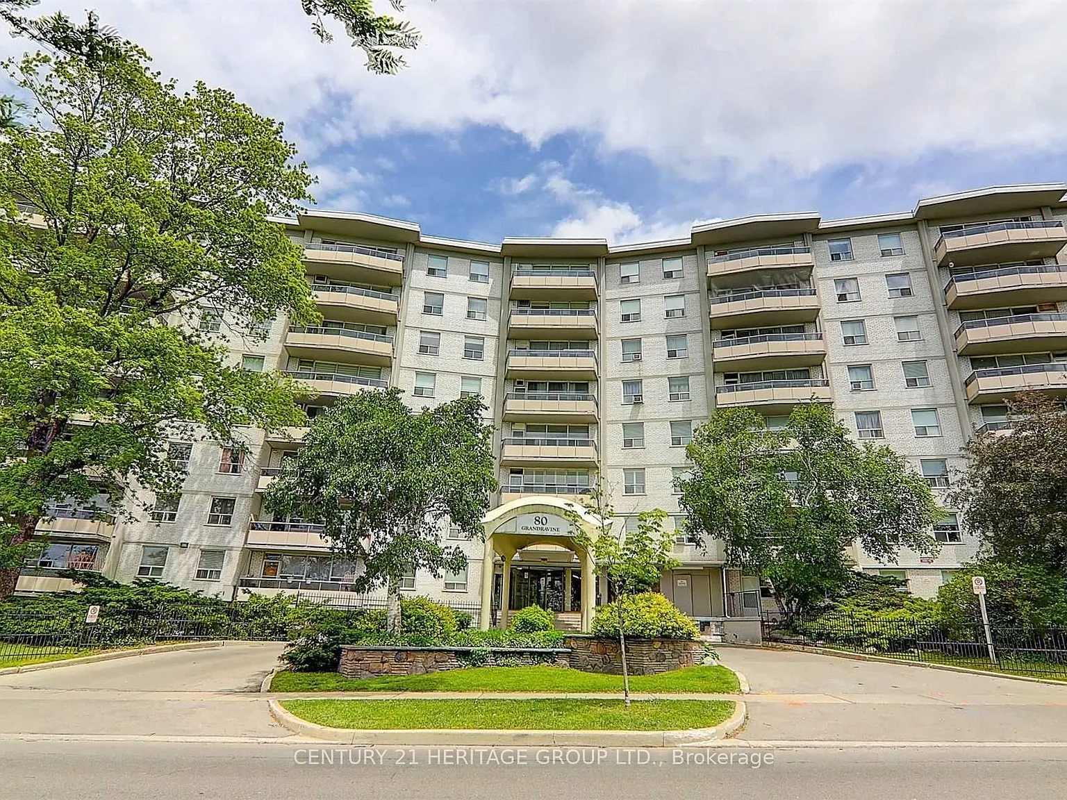 2 bed, $2,700 — Photo 1