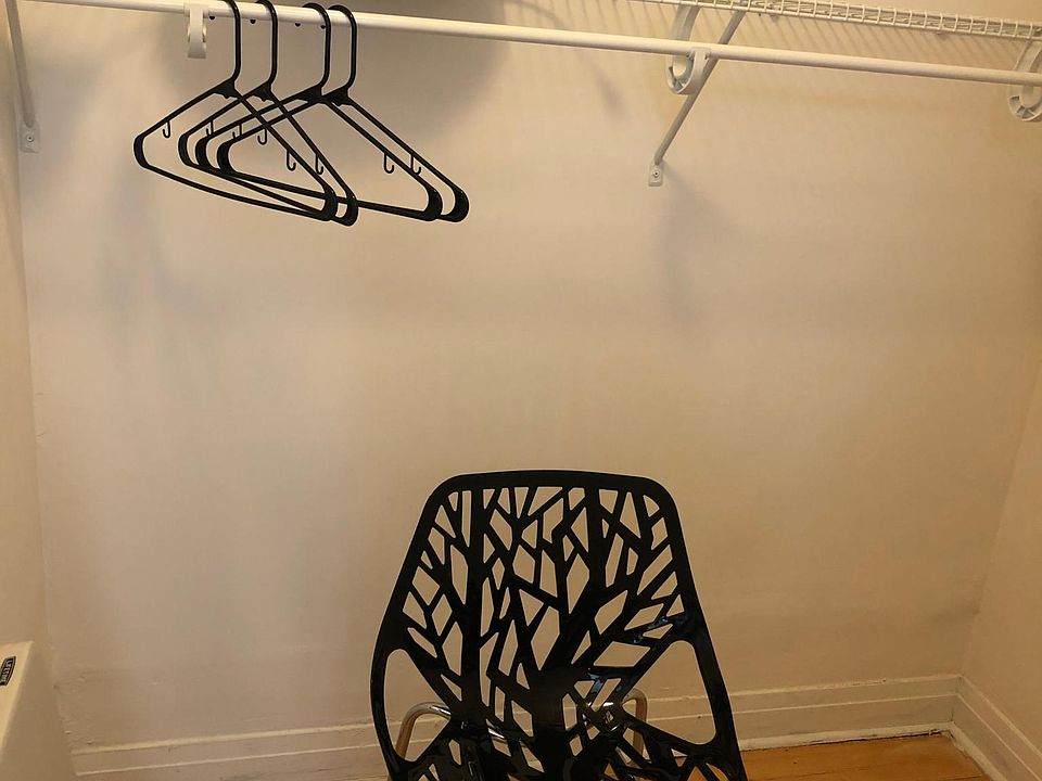 1st image of 733 Elm St #2b6hdh52t