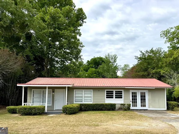 528 Karen Dr, Eastman, GA 31023