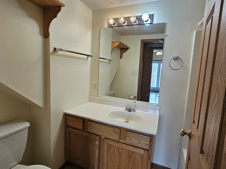 1381 Bergamont St — Photo 22