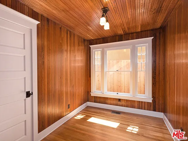 44 Dudley Ave — Photo 6