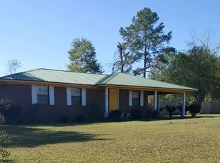 61 Vickers Dr, Douglas, GA 31535