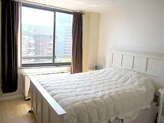 Rented by R New York