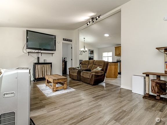 4th image of 22716 91st Avenue Ct E #40