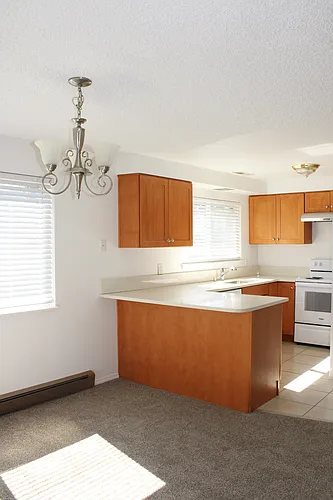 12315-12317 NE Fremont St Photo 1