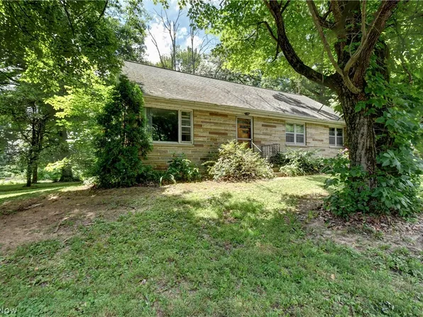 8021 Fredericksburg Rd, Fredericksburg, OH 44627