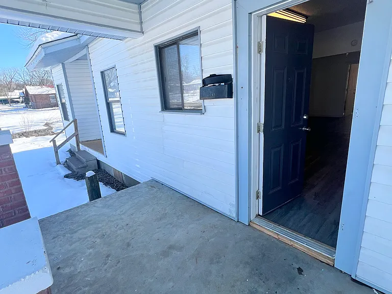 807 W Ragan St — Photo 4