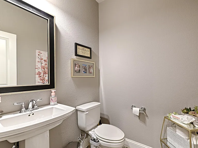 3515 Washington Dr — Photo 12