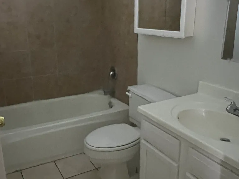 1340 E Vista Ave #4 — Photo 11