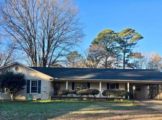 2 Ayers Dr, Jackson, TN 38301