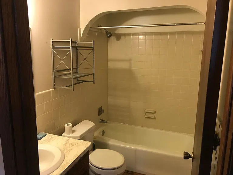 604 Monroe St NE #1 — Photo 7