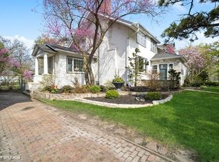 2622 Lincolnwood Dr, Evanston, IL