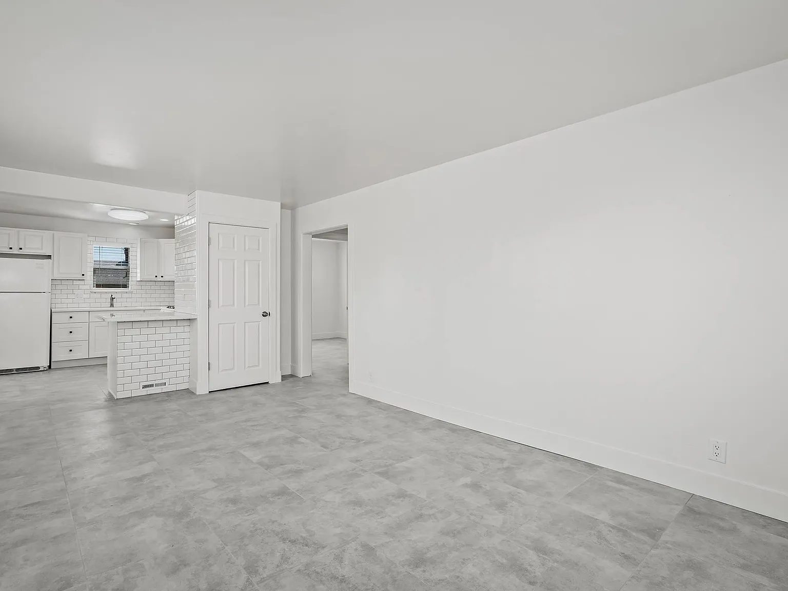2 bed, 715 sqft, $1,950 — Photo 4