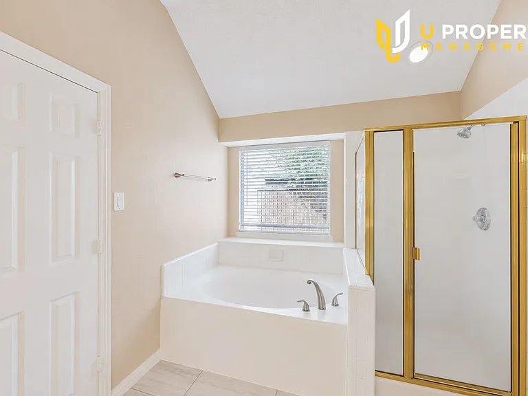 5605 Belle Chasse Ln — Photo 25
